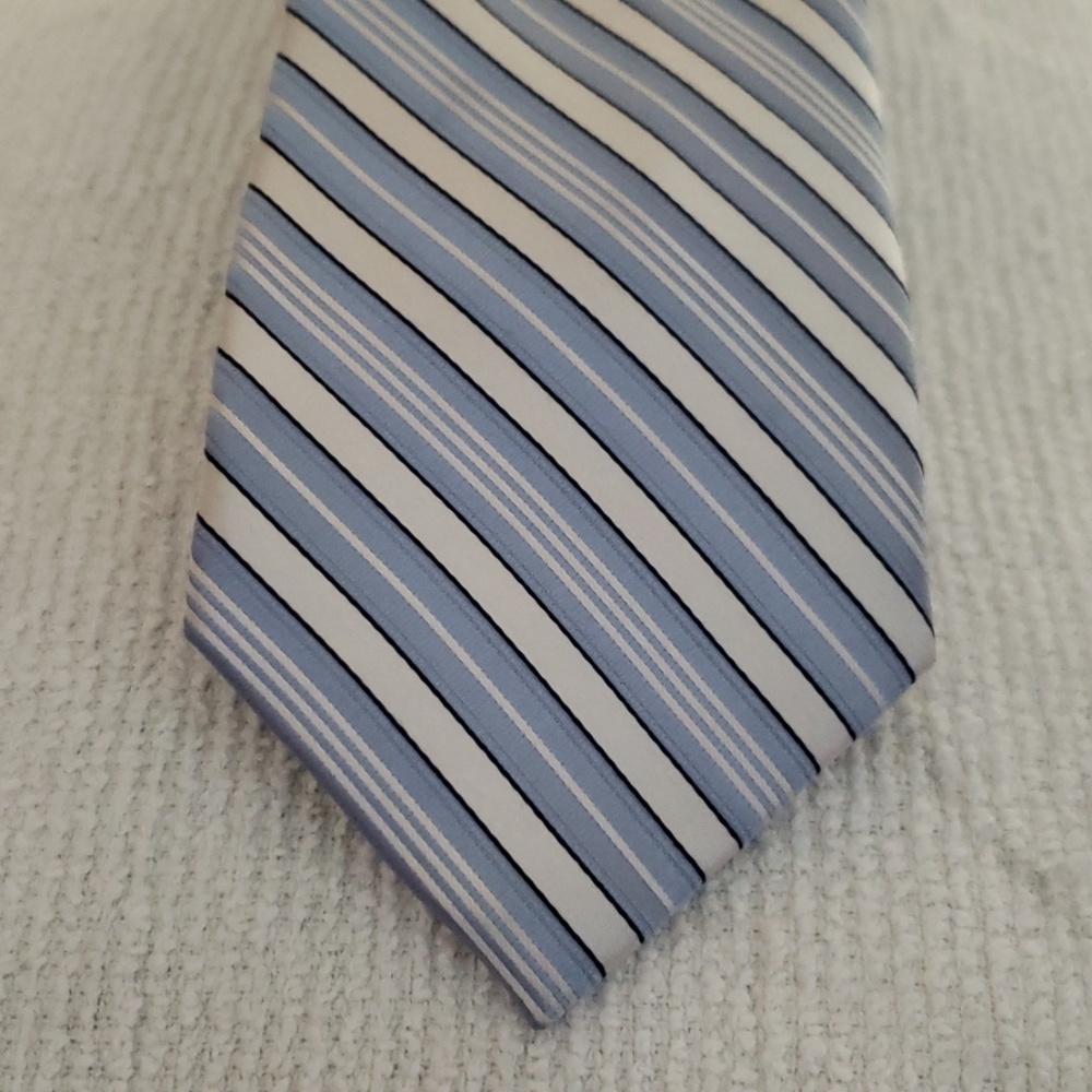 Neck tie